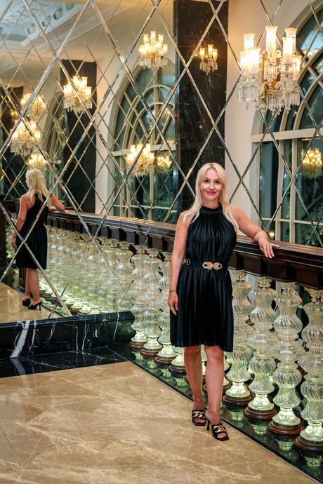 Čierne elegantné plisované šaty, veľkosť s/m, s