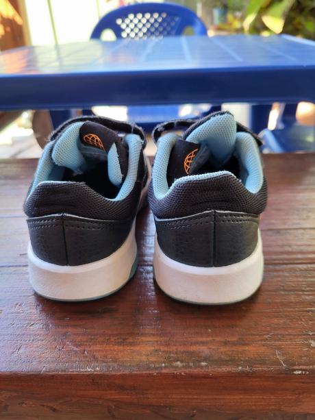 Tenisky  + doporučené poštovné, adidas,25