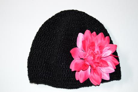 Háčkovaná čiapočka s kvetom, 92