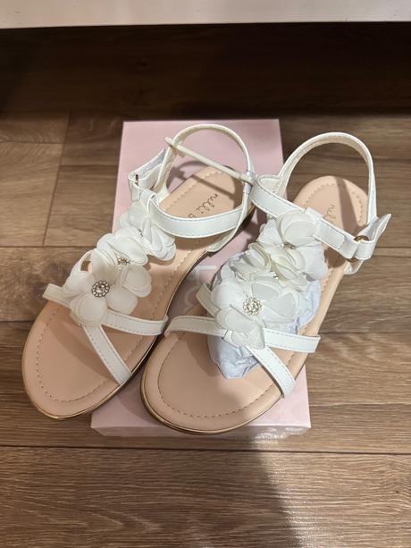 Saty na prvé sväté prijmanie, 140