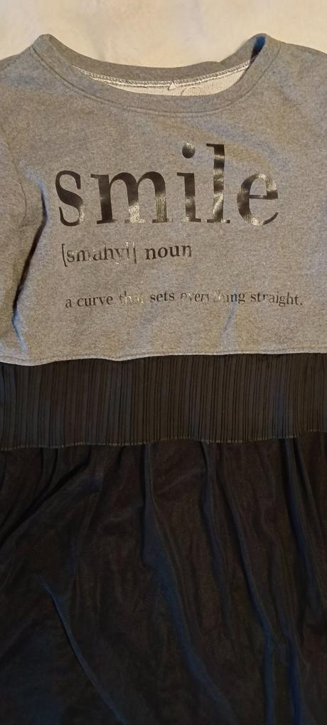 Svetrikove saty s tylovou suknou, 