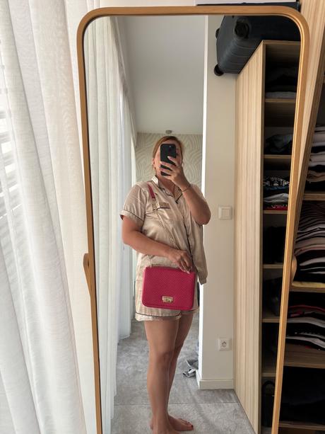 Kabelka farby magenta, 