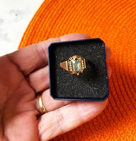 Prsteň s akvamarínom, 