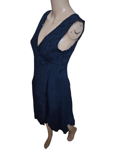 Dámske šaty s veľkým výstrihom vpredu, m