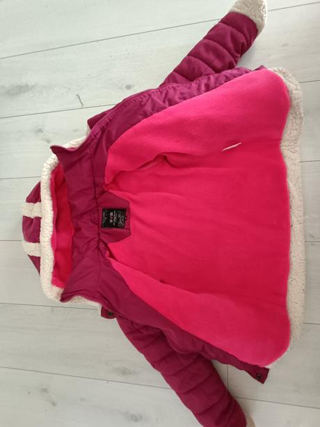 Dievčenská bunda, 134