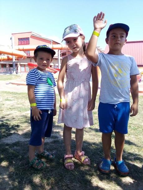 Šiltovka s flitrami 122/140, lindex,122