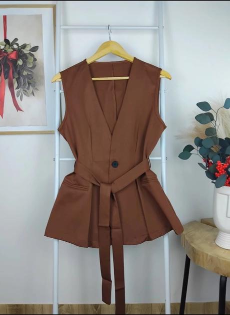 Elegantný dámsky kostým, 42 / 44