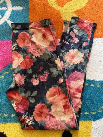 Kvetovane velúrové leginy, 42