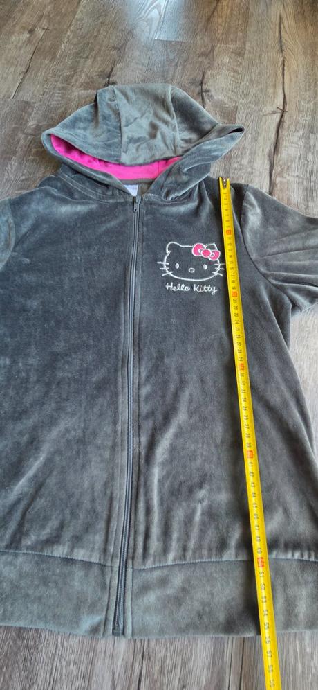 Velurova mikina, sanrio,m