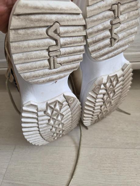 Zlaté fila tenisky, fila,41