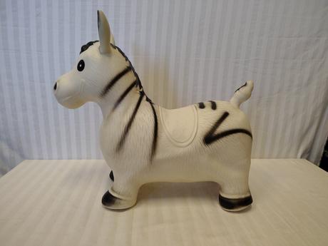 Gumové nafukovacie hopsadlo zebra legler smallfoot, 