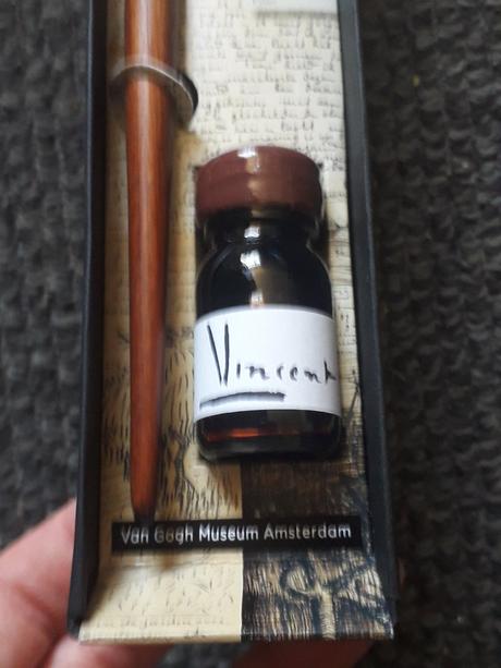 Kaligrafia fantasy vintage perá, 