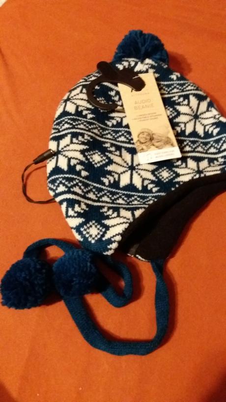 Čiapka so zabudovanými slúchadkami, f&f