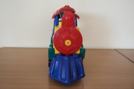 Plastový vláčik, 