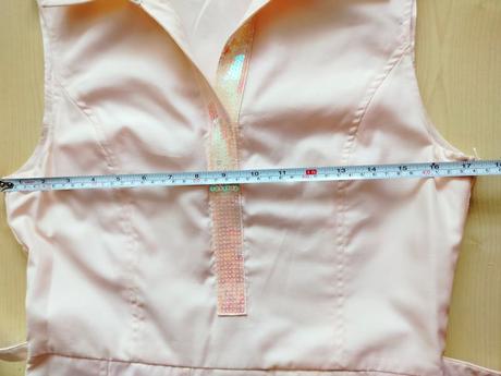 Nové marhuľkové šaty, 38