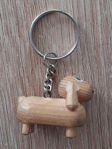 Prívesok na kľúče - pes jazvečík, 