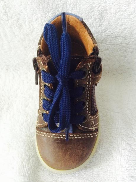 Prechodné celokožené topánočky, bambulini,21