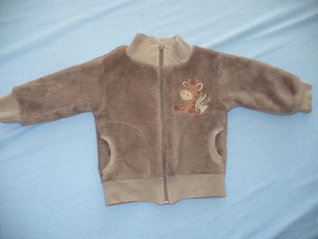 Bundička so žirafou, 80