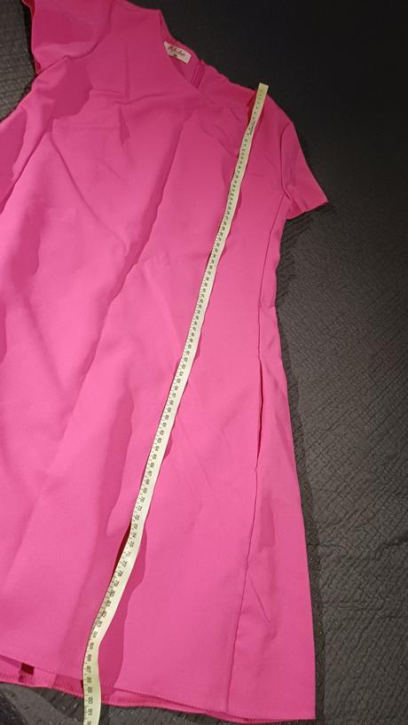 Ružové šaty, 38