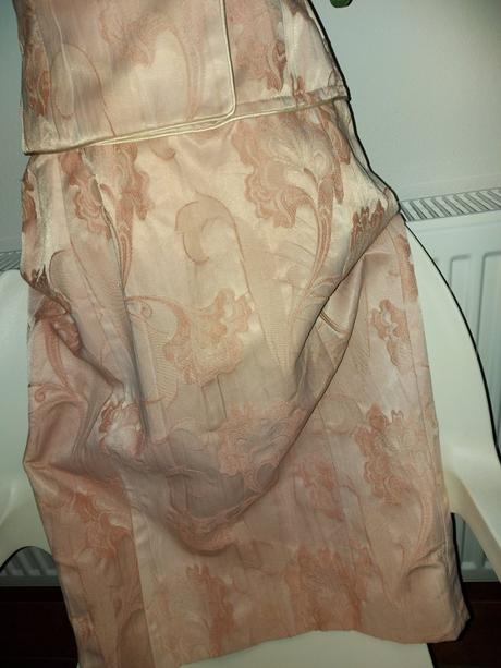 Staroružove slávnostné šaty, s