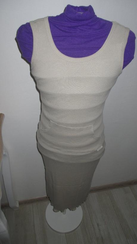 Pohodlné univerzálne šatky v beige farbe, s
