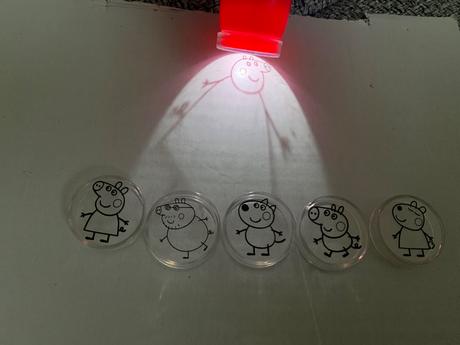 Peppa pig svetlo na stenu, 