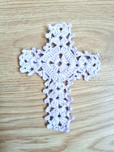Háčkovaný krížik, handmade, rôzne farby, 