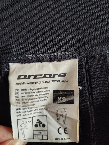 Chranič chrbta xs, 128-140 cm, 