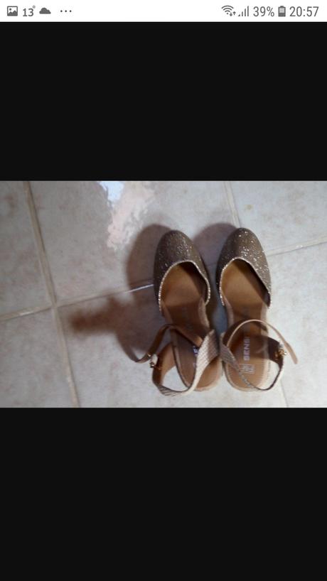 Zlate sandalky,pouzite dvakrat, f&f,39