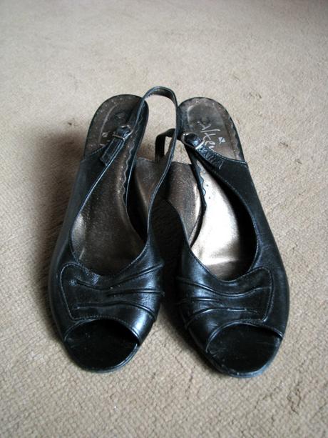 Čierne kožené sandále na podpätkoch, 39