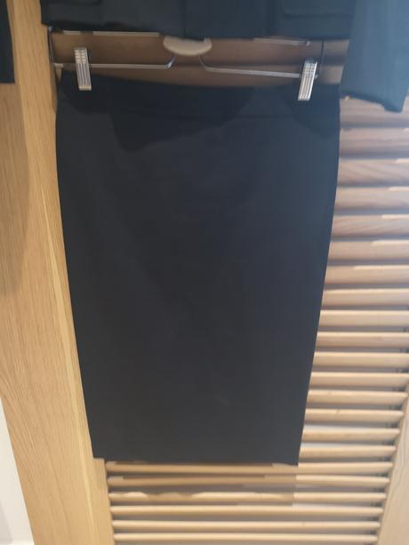 Čierny kostým s tubovou sukňou mango, mango,170