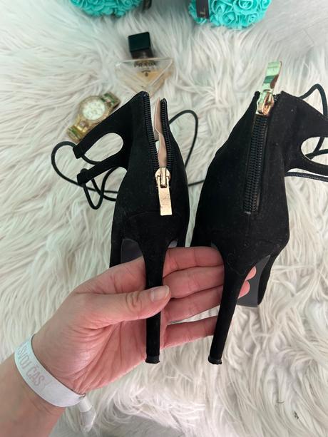 Lodicky na viazanie, 36