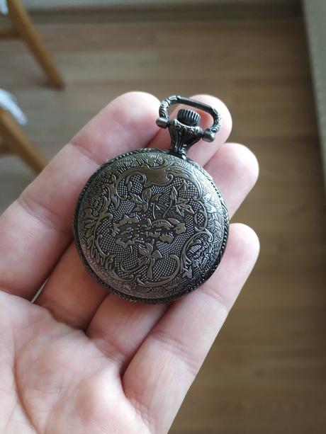 Hodinky vo vintage štýle, 