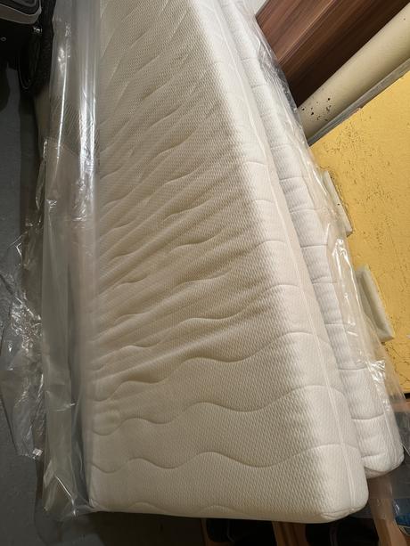 Molitanový /penový matrac 90x200, šírka (cm): 90,dĺžka (cm): 200