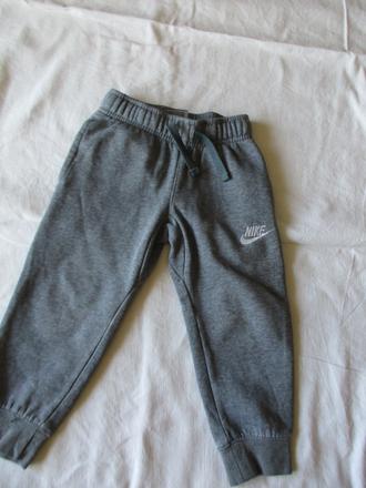 Tepláčiky  nike č.98-104, nike,98