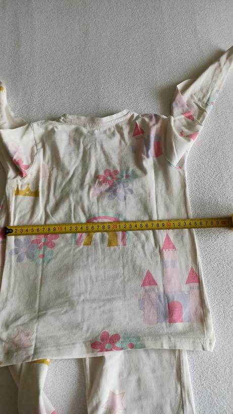 Pyžamo veľ. 134, gate,134