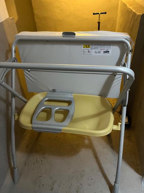 Prebaľovací pultik s vaničkou cam, 