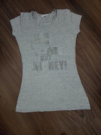 Pekne elasticke tricko, s