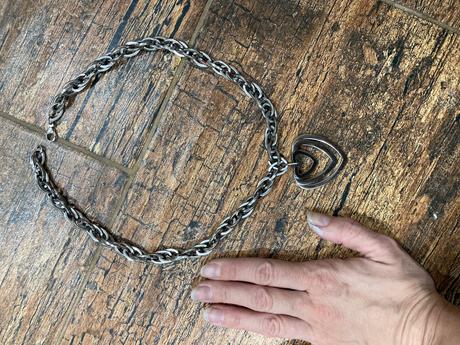 Masívny náhrdelník z ocele, 