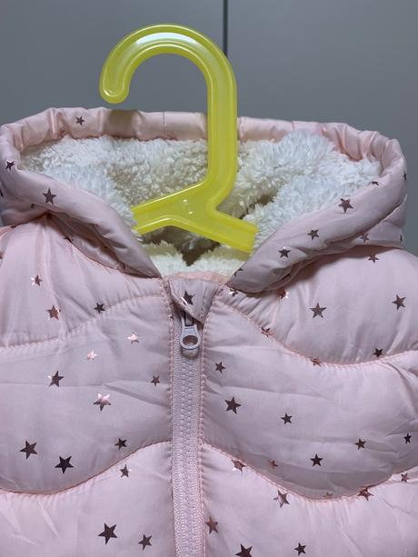 Detská svetloružová zateplená vesta s kapucňou, 92