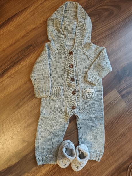 Pletený overal s papučkami, 68