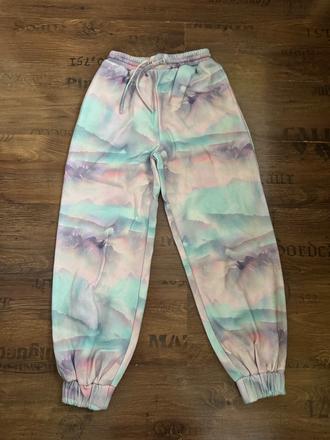 Zaujímavé tepláky, reserved,152