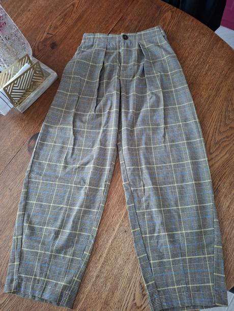 Barrel nohavice, zara,140