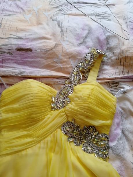 Spolocenske saty, 34