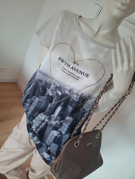 Top so zlatými kamienkami, l