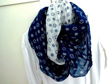 Trendy šatka super stav uni veľkosť,