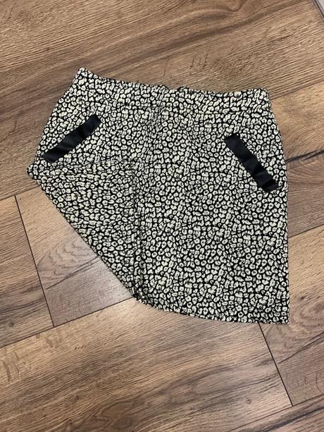 Sukňa, stradivarius,s