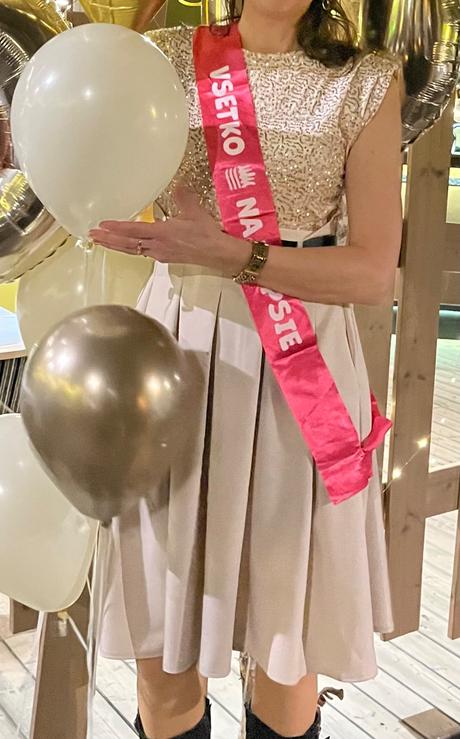 Krásne spoločenské šaty l, l