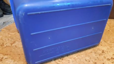 Predám plastovú chladničku., 