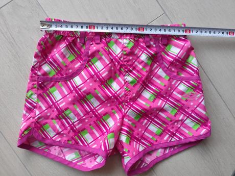 Predám dievčenské umbro kraťasy, umbro,116
